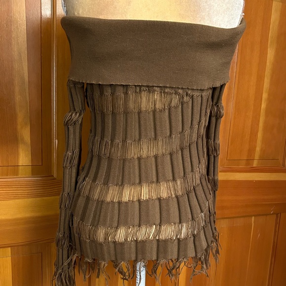 Gorgeous Off Shoulder Sweater - Picture 15 of 16